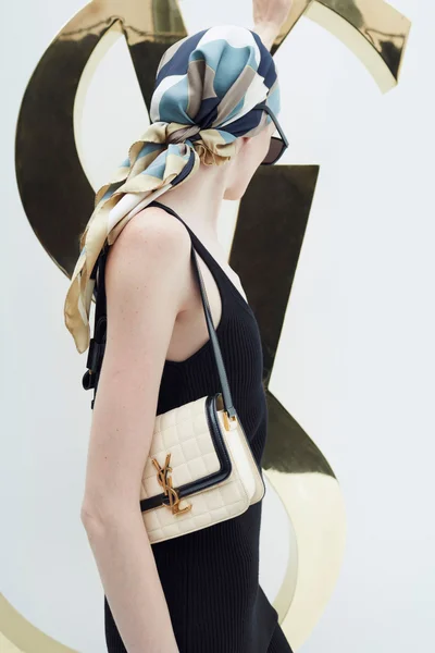Look 25
